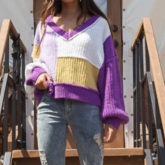 POL Cozy Purple & Gold V-neck Sweater Sz S - Picture 1 of 12